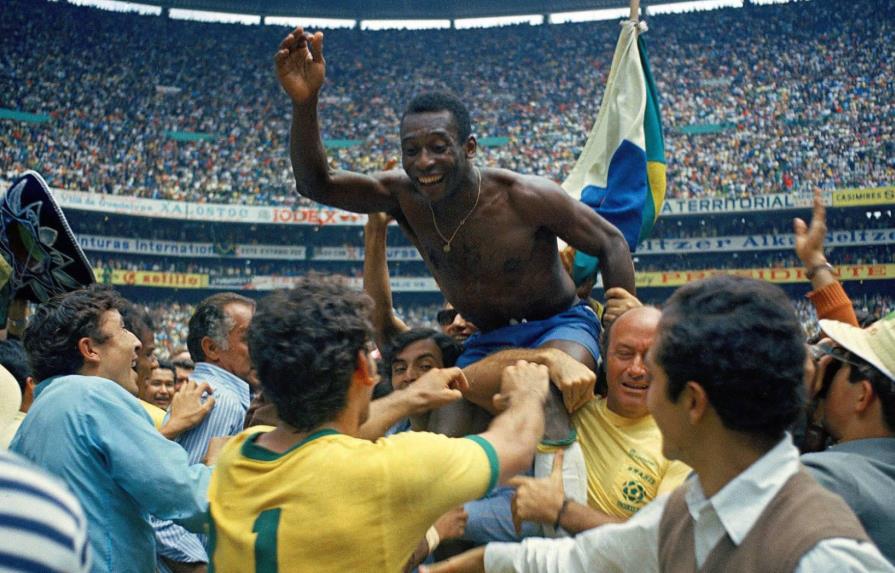 La leyenda de Pelé resiste a la cacería de récords de Messi y Cristiano