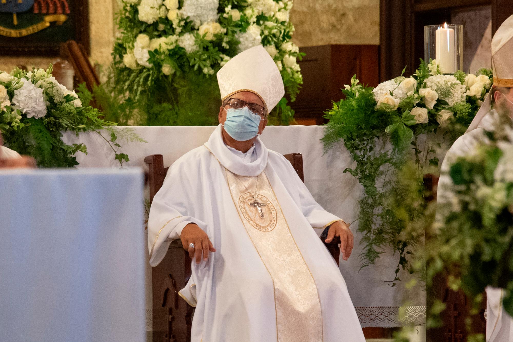 Monseñor Benito Ángeles. 