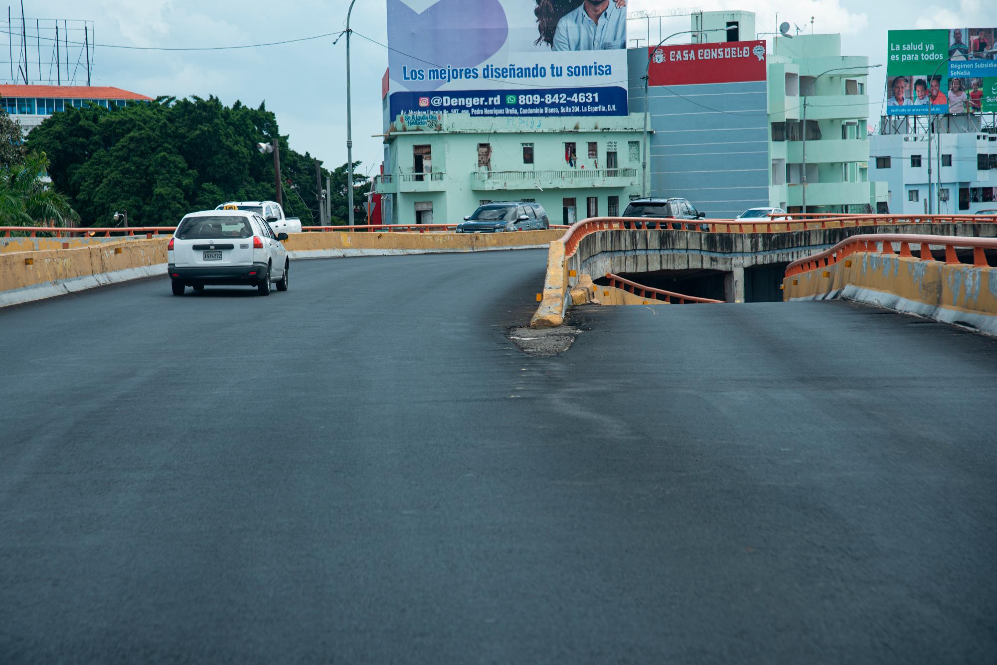 Falta poco para asfaltar por completo el elevado en dirección Este-Oeste.