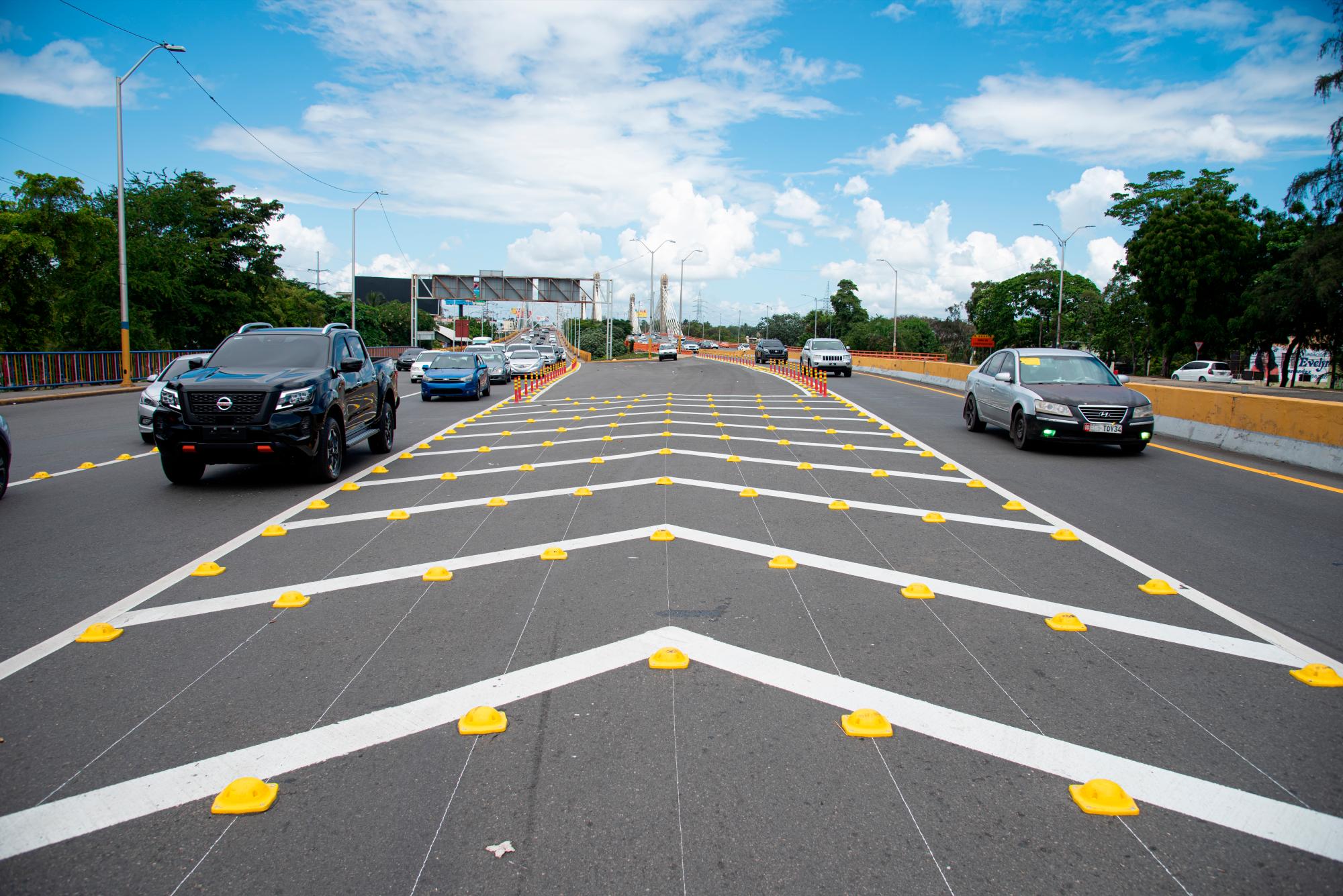 Además de la mejoría en el desplazamiento de los vehículo, los trabajos hermosean la vía.