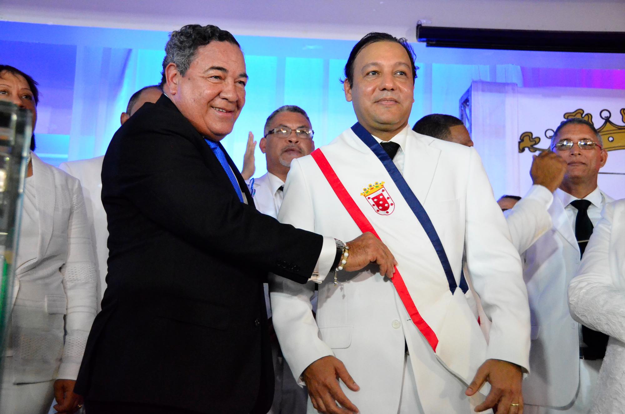 Abel Martínez se juramenta como alcalde del municipio Santiago, el 16 de agosto de 2016.