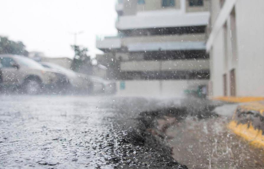 Lluvias dispersas hacia algunas provincias por débil vaguada