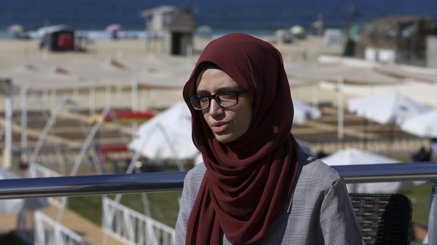 Padre de Gaza prohíbe a su hija estudiar en el exterior