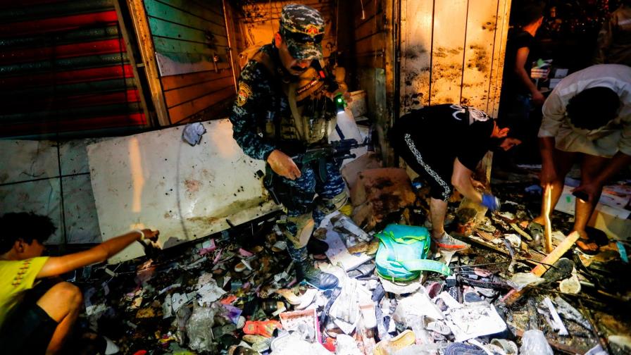 Atentado suicida deja al menos 30 muertos en un mercado de Bagdad