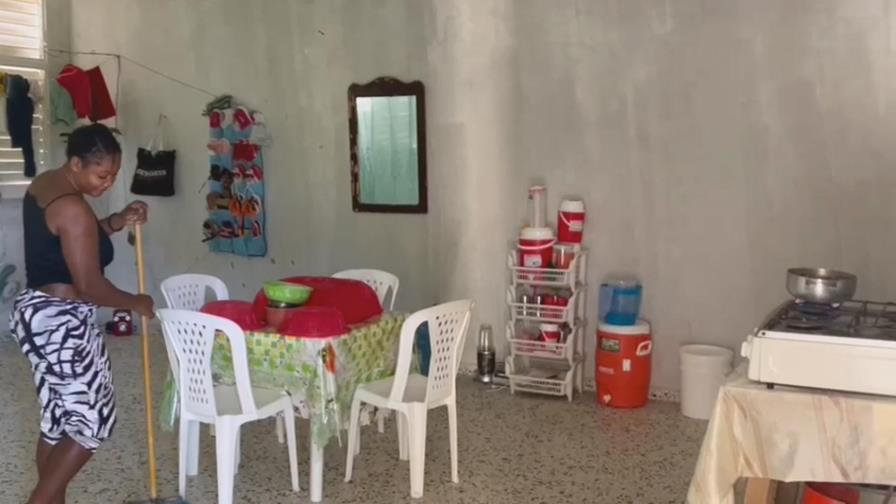 Haitianos ocupan escuelas en construcción en Moca Haitianos ocupan escuelas en construcción en Moca