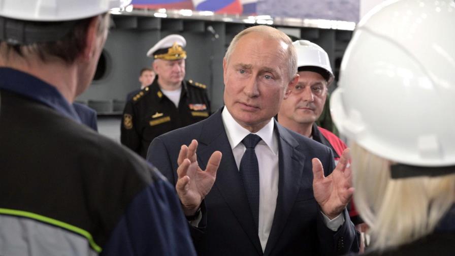 Rusia: Putin apoya posponer desfile nacional por coronavirus