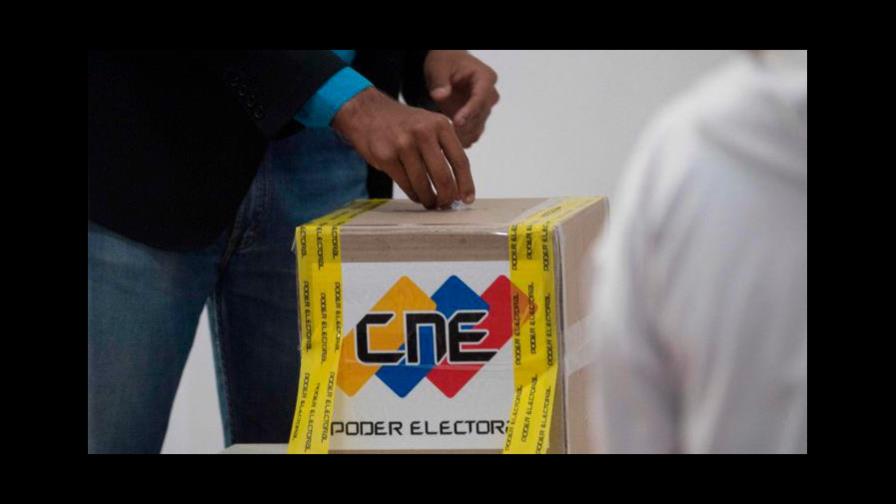 La jornada electoral en Venezuela avanza lenta y con incidentes puntuales