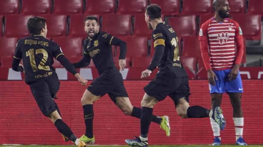 Barcelona reacciona, obliga a prórroga y avanza a semis