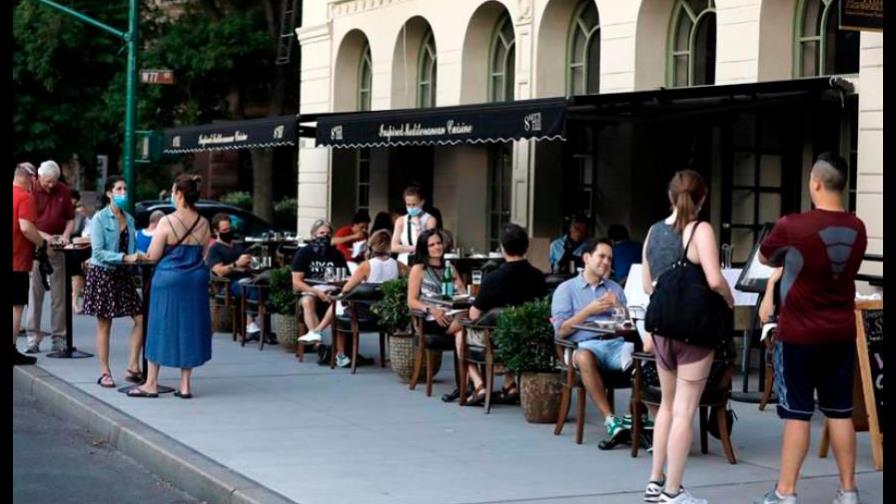 Nueva York permite a los restaurantes servir en terraza indefinidamente