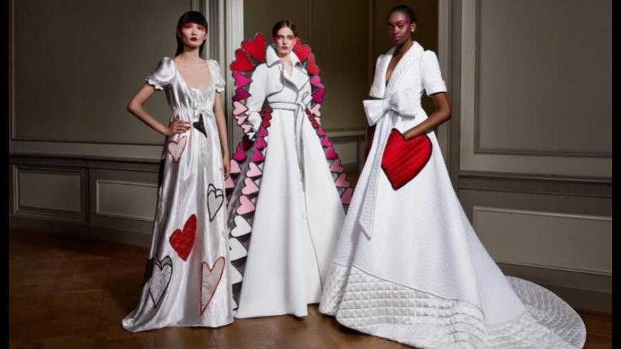 Valentino muestra su primera pasarela tras el confinamiento, la más democrática de la historia Valentino muestra su primera pasarela tras el confinamiento, la más democrática de la historia