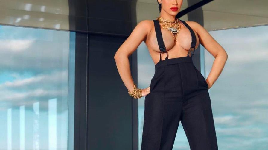 Las fotos de Cardi B a 1,100 pies de altura para la revista “XXL”