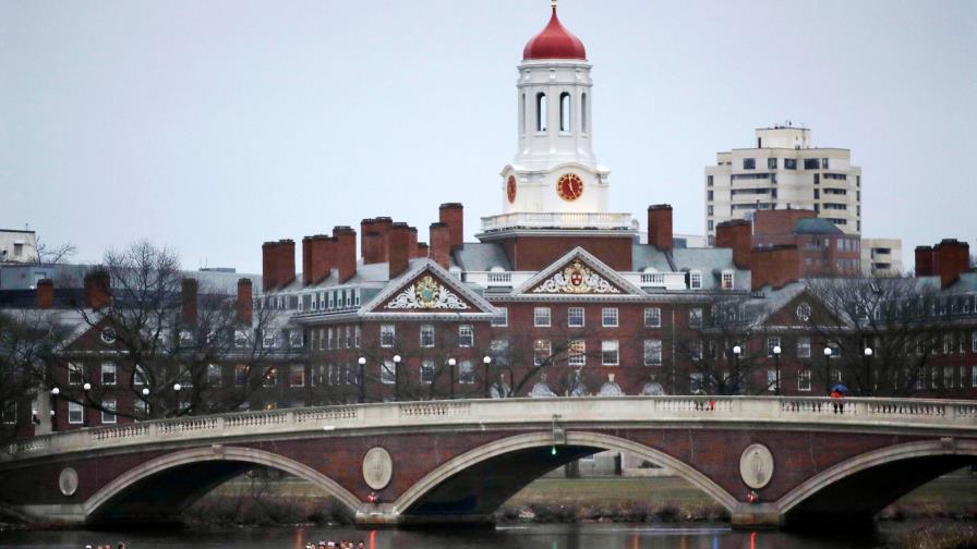 Harvard se desprende de sus activos en combustibles fósiles