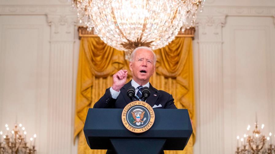 Biden dice que no había forma de retirarse de Afganistán sin desatar caos
