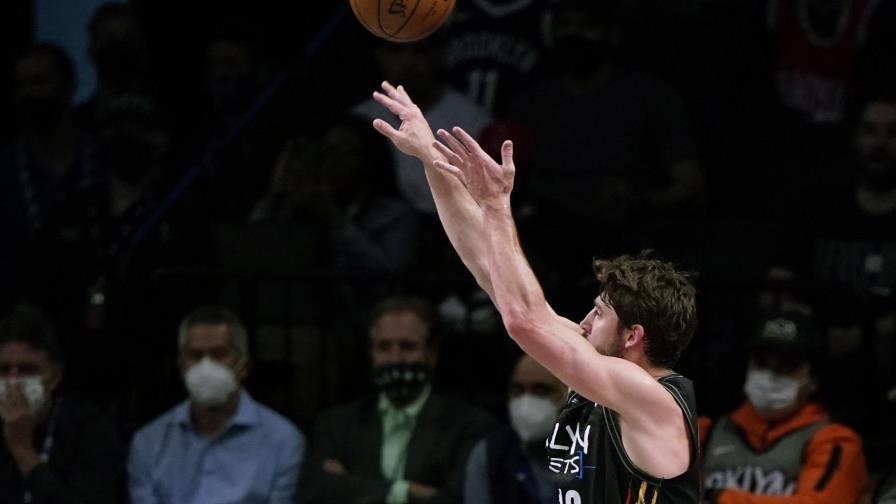 Con 7 triples de Harris, Nets aplastan 130-108 a Celtics