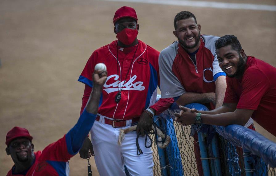 Cuba confirma deserción de pelotero tras arribo a los Estados Unidos 