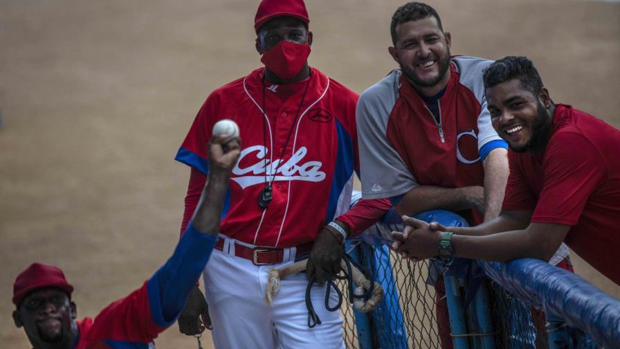 Cuba confirma deserción de pelotero tras arribo a los Estados Unidos 