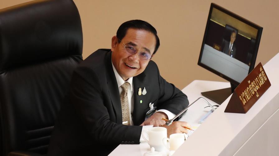 El primer ministro de Tailandia supera voto de censura