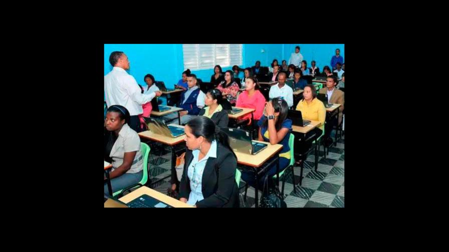 Una comisión  supervisará el  concurso docente