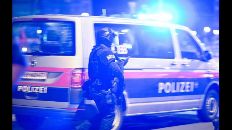 Al menos un muerto en un ataque cerca de una sinagoga en Viena, según medios