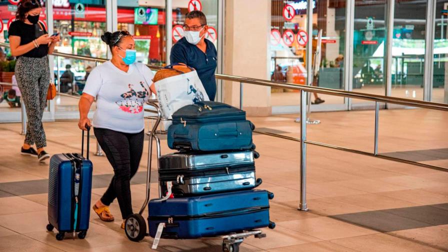 Proyectos de leyes buscan incluir el verano en la gracia para traer regalos libres de impuestos Proyectos de leyes buscan incluir el verano en la gracia para traer regalos libres de impuestos
