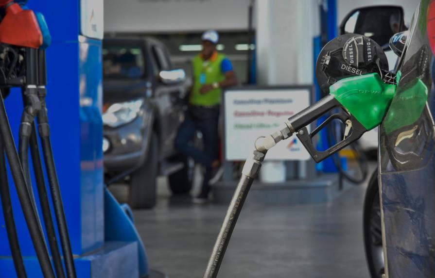 Gasolinas escalan más de RD$12 en un mes