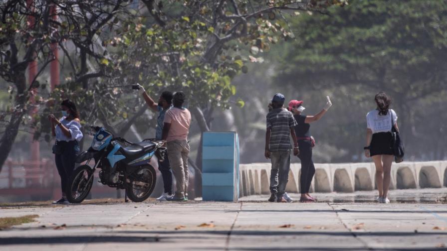 Ciudadanos violan medidas  y salen a la calle a “disfrutar”