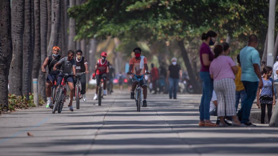 Ciudadanos no respetan cuarentena y se juntan en el Malecón