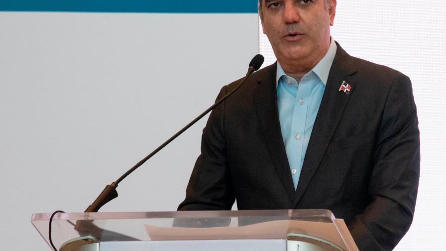 Presidente Abinader y médicos en choque sobre ocupación camas COVID-19 Presidente Abinader y médicos en choque sobre ocupación camas COVID-19