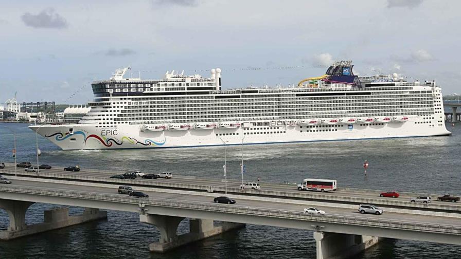 Norwegian Cruise demanda a Florida por ley sobre vacunas