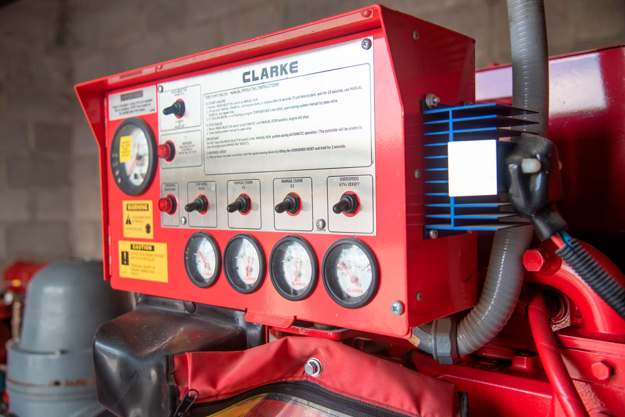 Esta es la bomba de agua que tiene una cisterna de 53,000 galones de agua.