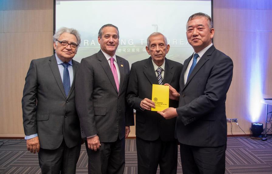 Luis Beiro pone en circulación el libro ¨Cine Coreano: Otro Milagro del Río Han¨