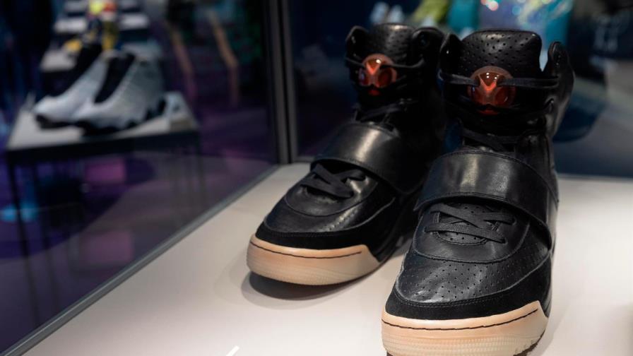 Los tenis de Kanye West vendidos en 1,8 millones baten récord