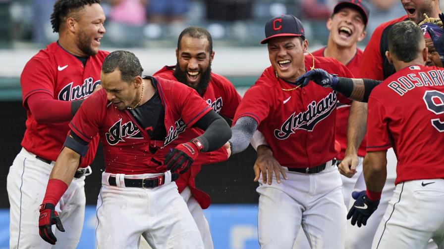 Cuadrangular de Hernández en la 10ma da victoria a Indios