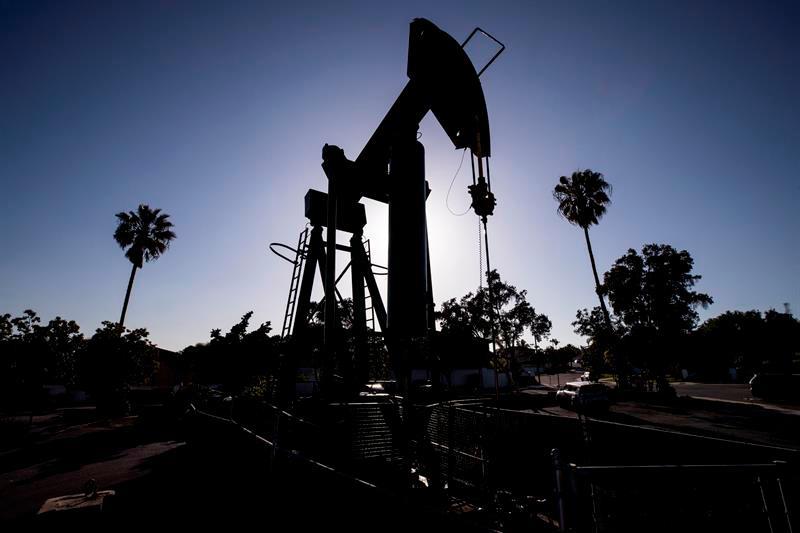 El petróleo de Texas abre con un descenso del 1,52 %, hasta 63,93 dólares