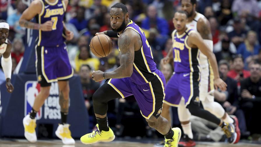 LeBron James anota triple-doble en duelo ante Zion Williamson LeBron James anota triple-doble en duelo ante Zion Williamson
