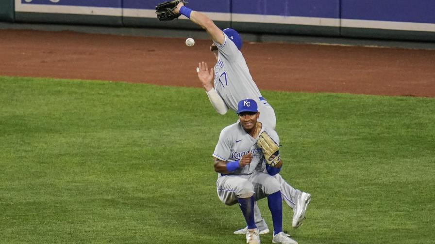 Orioles anotan 9 en la 8va y superan a Reales