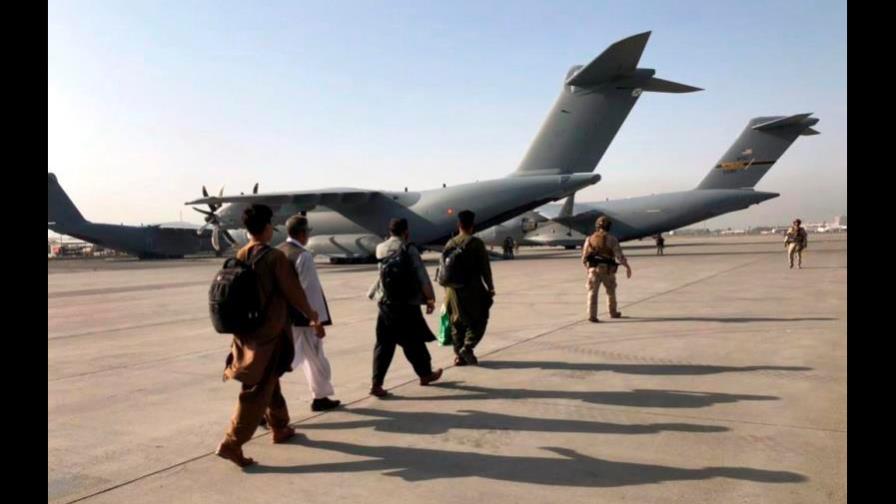 Los talibanes culpan a EEUU de las muertes civiles en el aeropuerto de Kabul