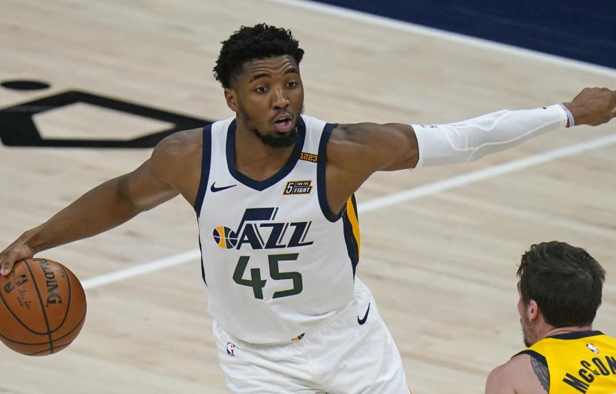 Jazz pierde a Mitchell, pero remonta y vence a Pacers