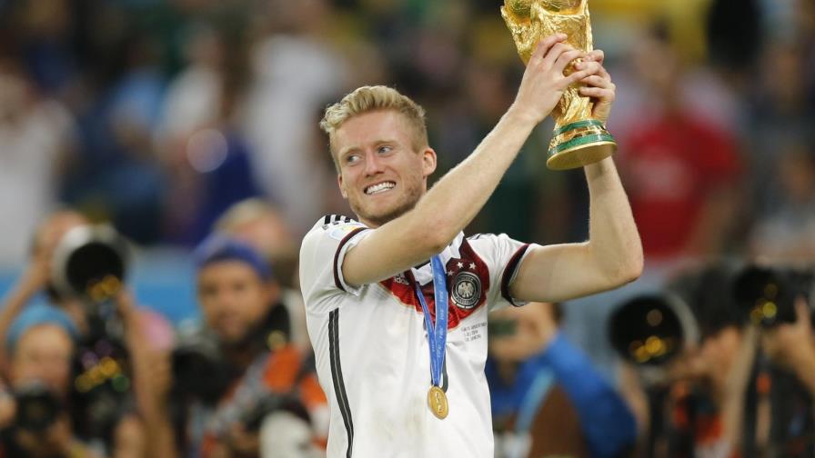 Delantero alemán Schürrle anuncia su retiro a los 29 años