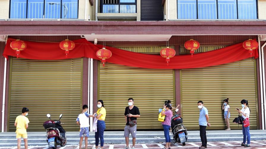 China reporta 62 casos de COVID-19, 1.000 millones de vacunados