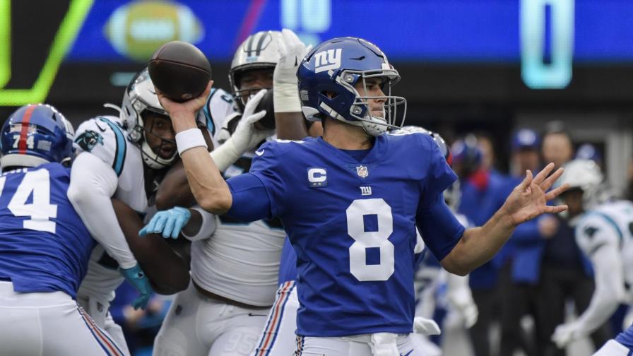Jones y Giants propinan a Panthers su 4ta derrota seguida