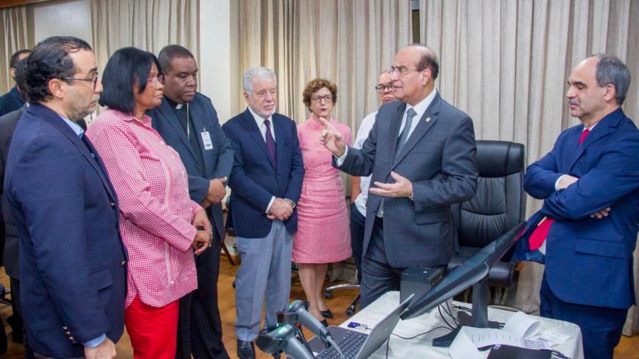 Sociedad civil pide a JCE sancionar uso recursos del Estado Sociedad civil pide a JCE sancionar uso recursos del Estado