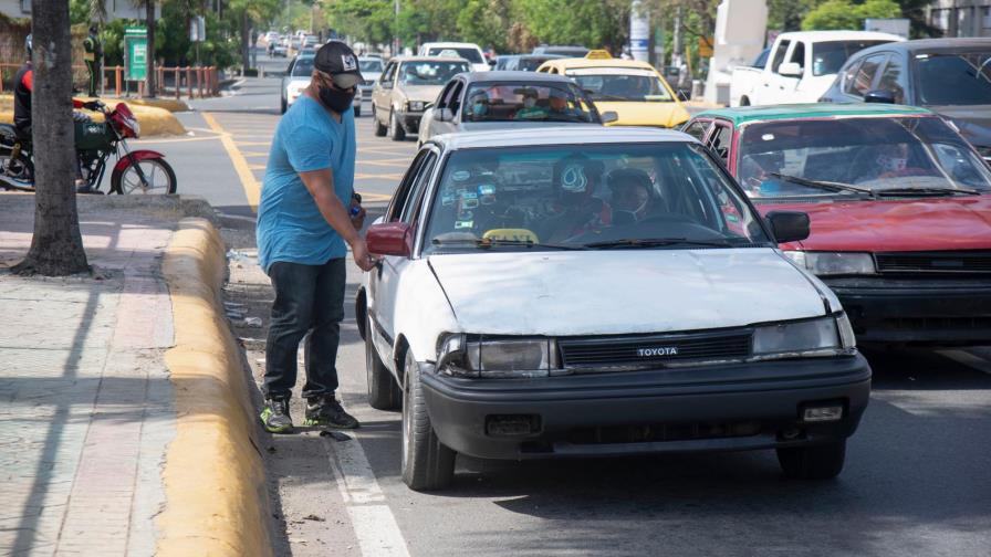 Transportistas exigen igualdad con el Metro, la OMSA y el Teleférico para ofrecer sus servicios  