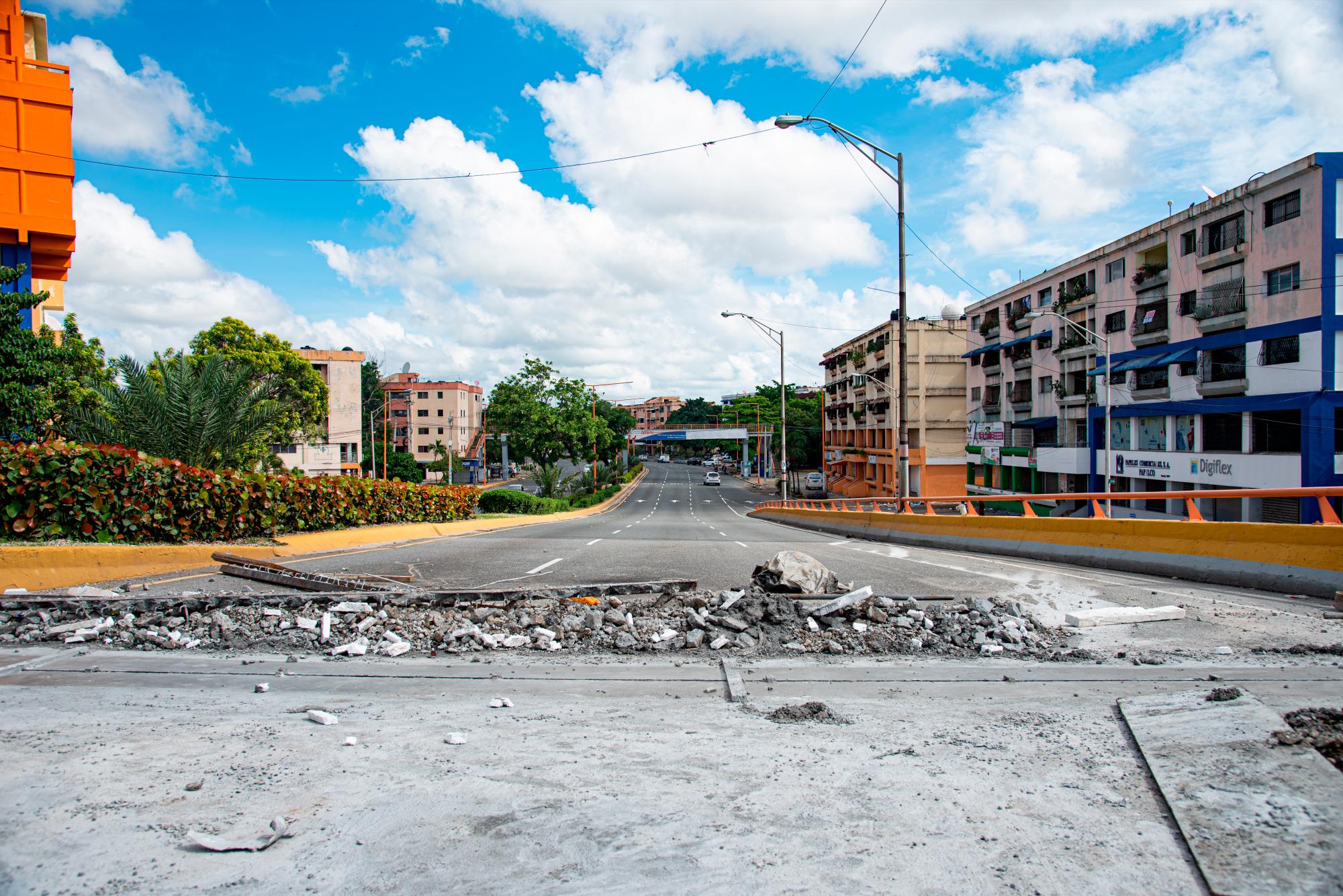 Solo falta recoger los escombros limpiar le vía