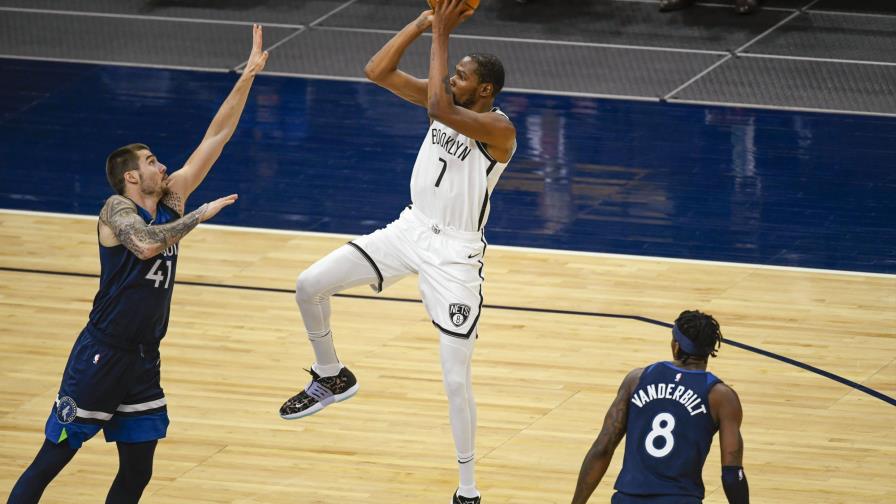 Nets arrollan a Wolves en partido reprogramado