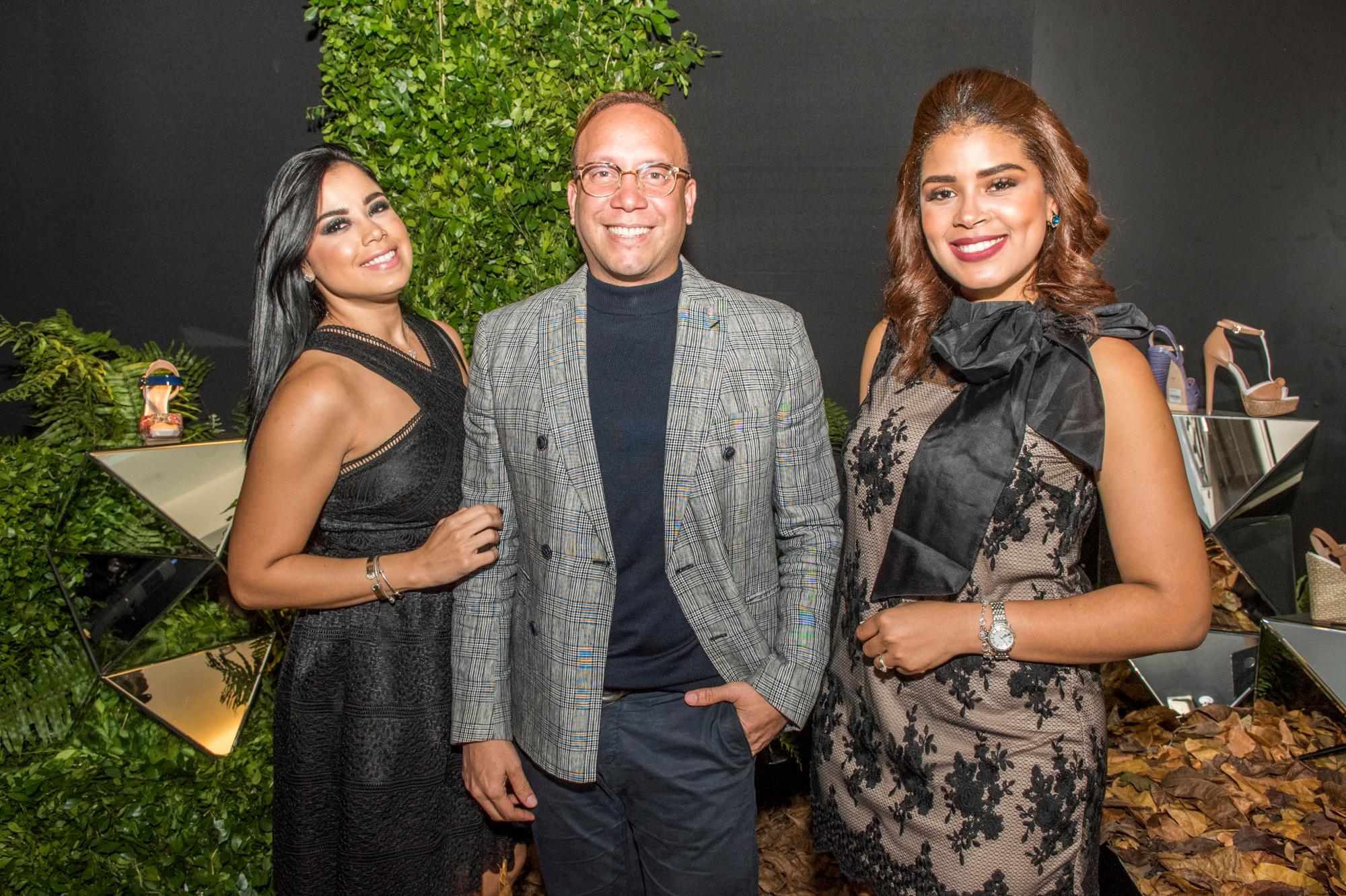 María Angélica Ureña, José Jhan y Pamela de León.