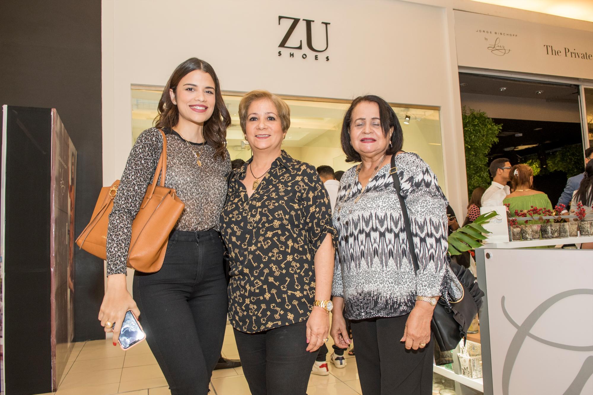 Vanessa Estrella, Pura Severino y Rosa Mena.