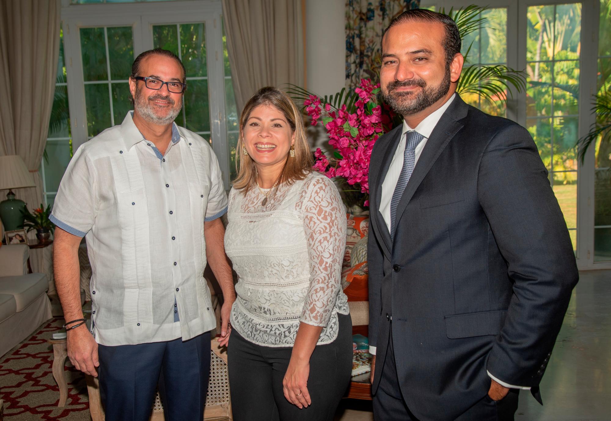 Martín Conde, Ana Adela Vásquez, y Carlos Rodríguez.