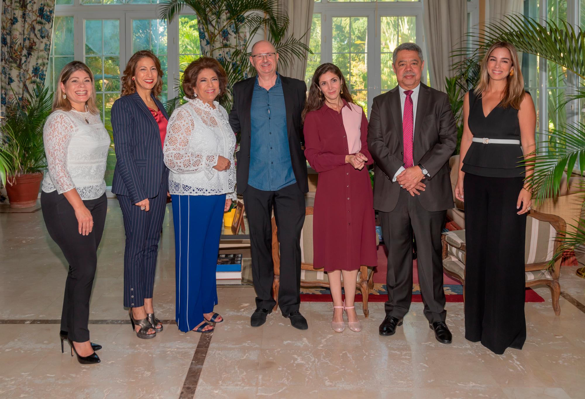 Ana Adela Vásquez, Sarah Rizek, Ela de Rizek, Fernando Marías, Espido Freire, Orión Mejía y Carolina Veras.