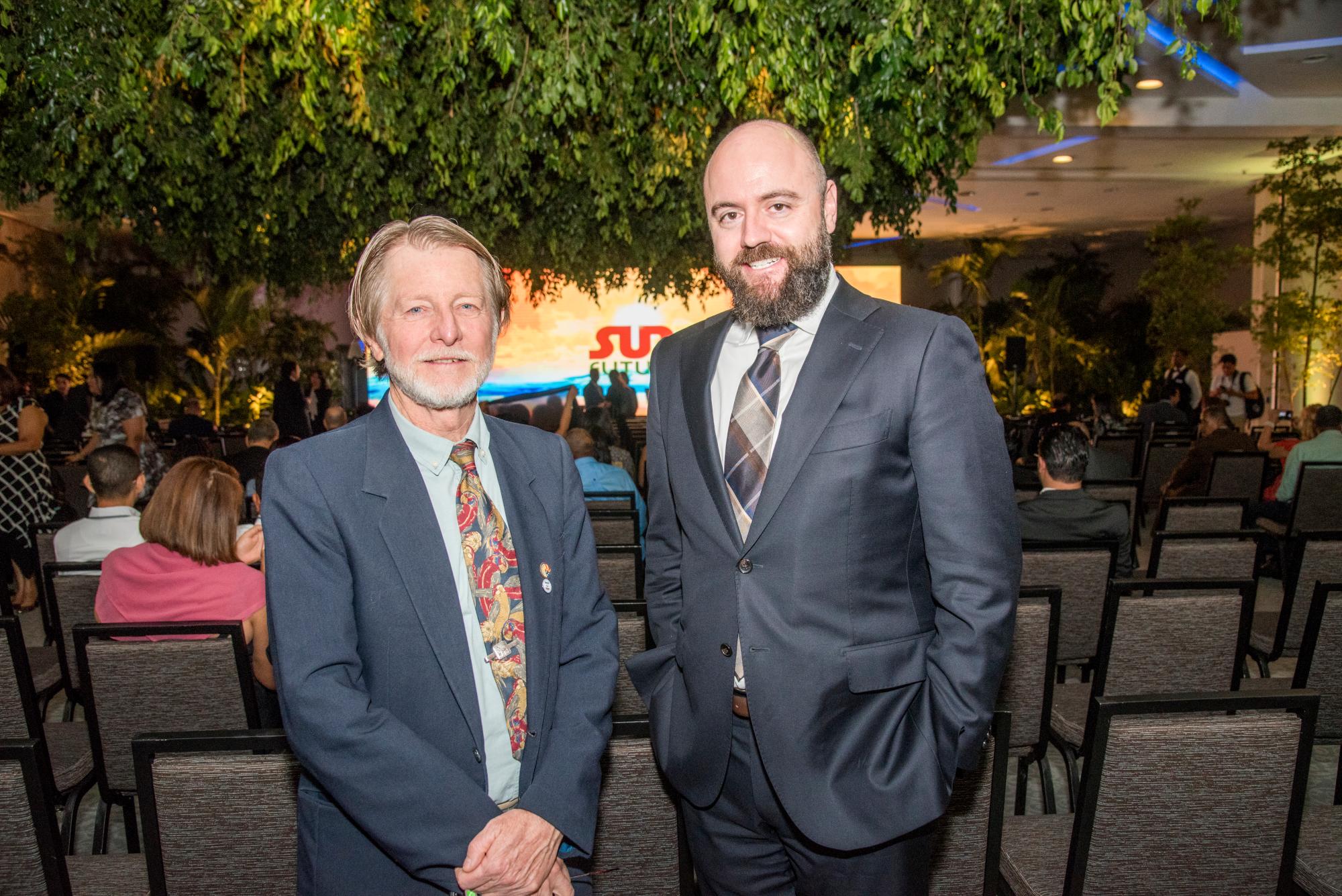 Ronald Savage y David Baker.